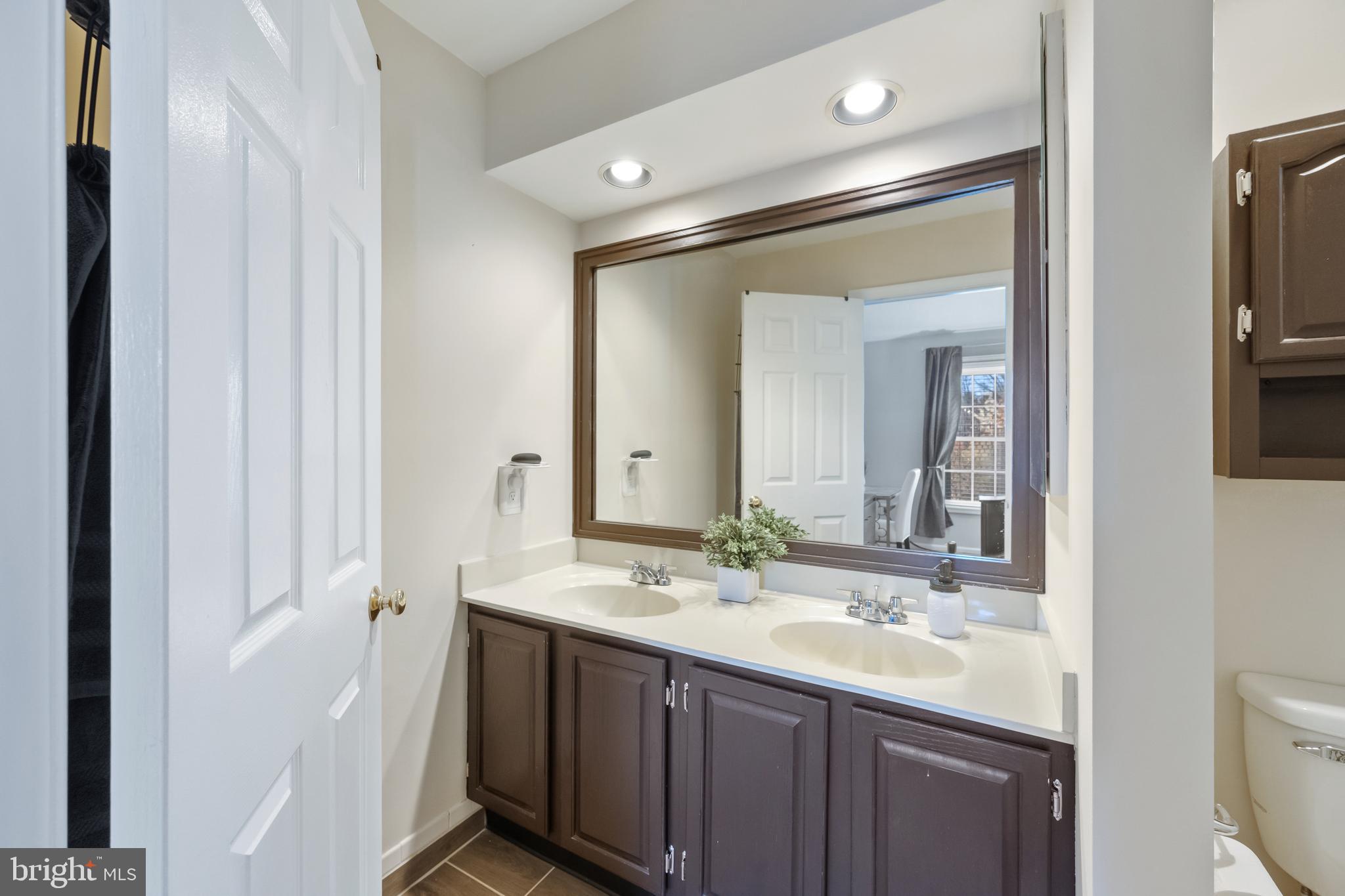 CROFTON COMMONS - Residential