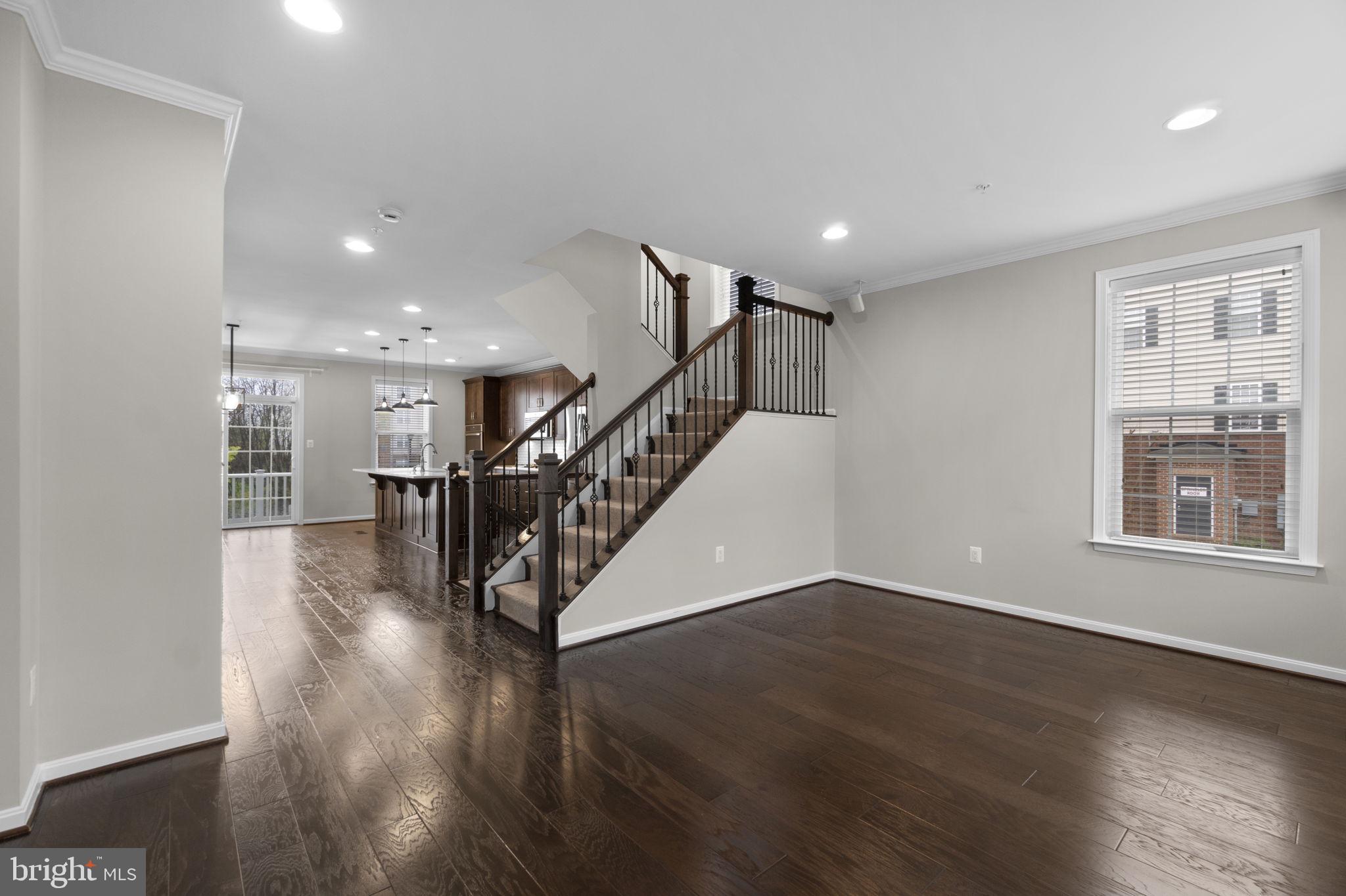 ELKRIDGE CROSSING - Residential