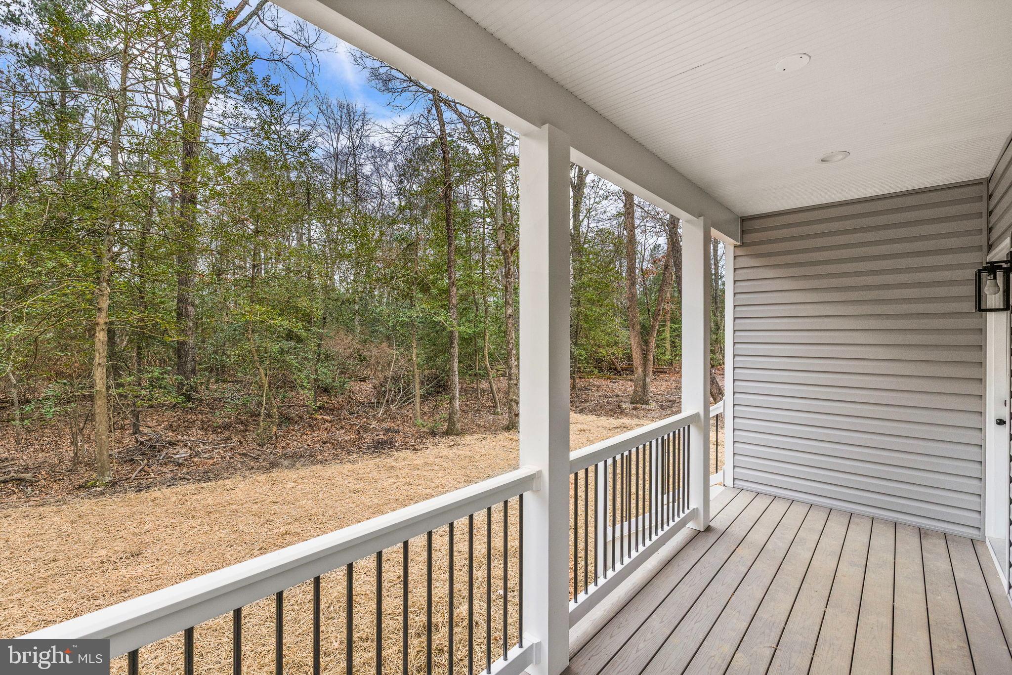 COLONIAL BEACH - Residential