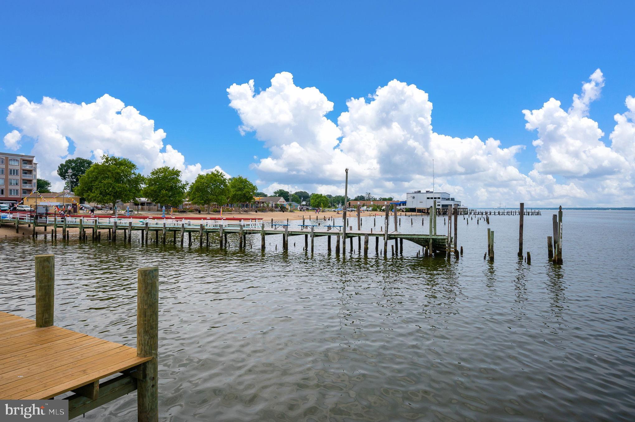 COLONIAL BEACH - Residential