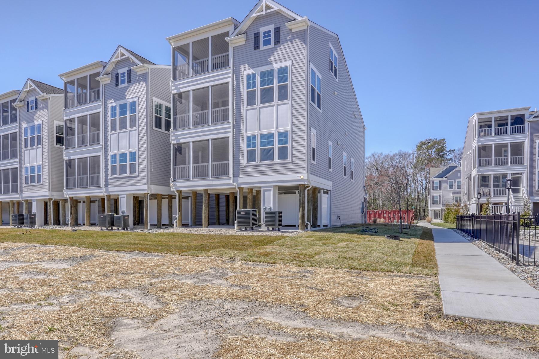 OYSTER HOUSE VILLAGE - Residential