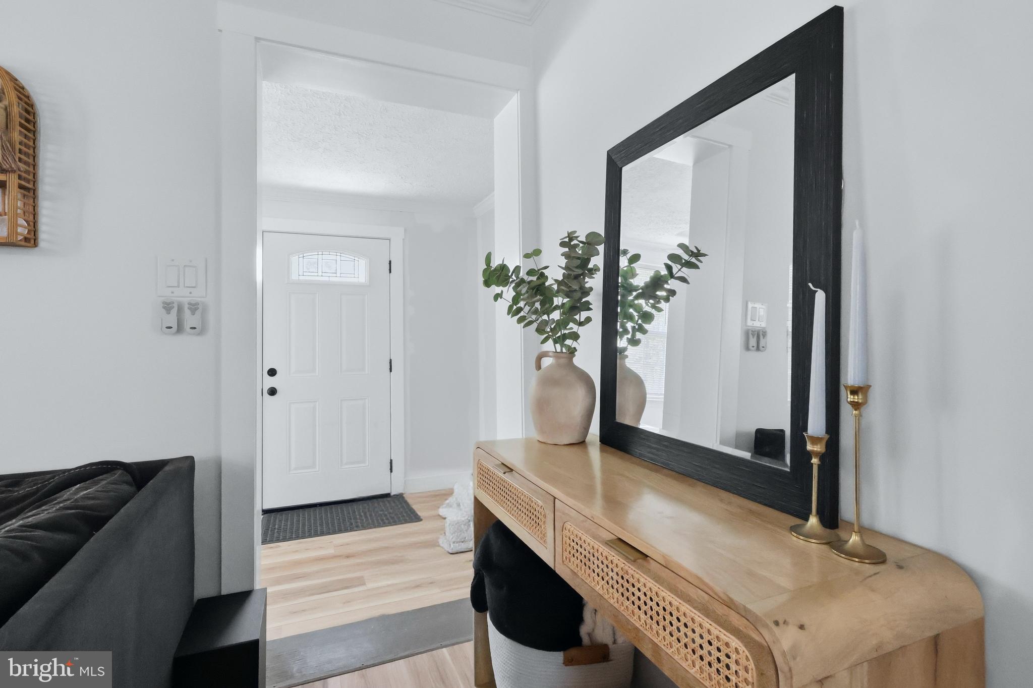 HOLLYWOOD SHORES - Residential