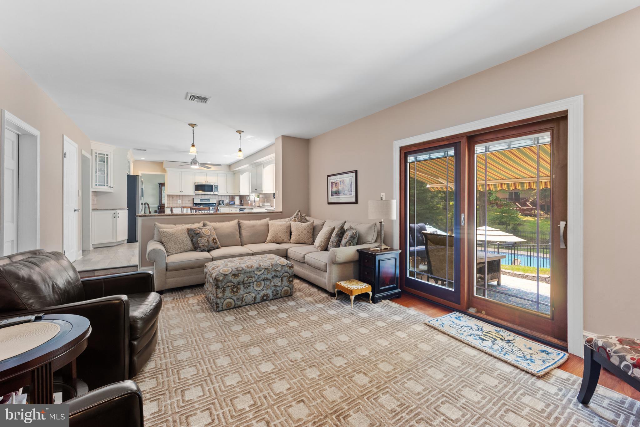 SOUTHAMPTON HILLS - Residential