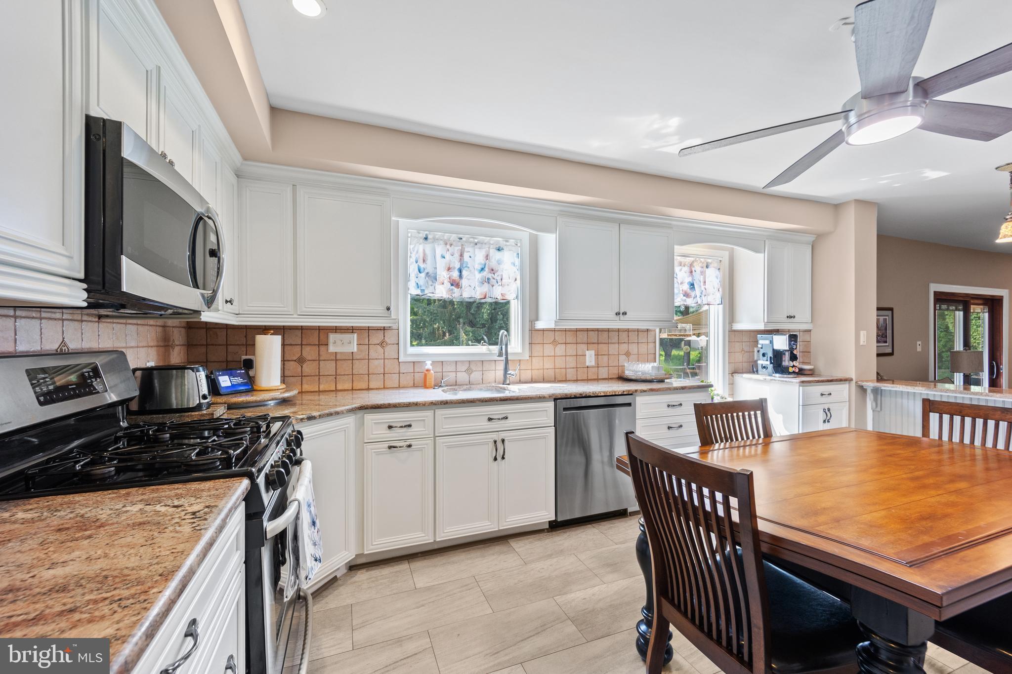 SOUTHAMPTON HILLS - Residential