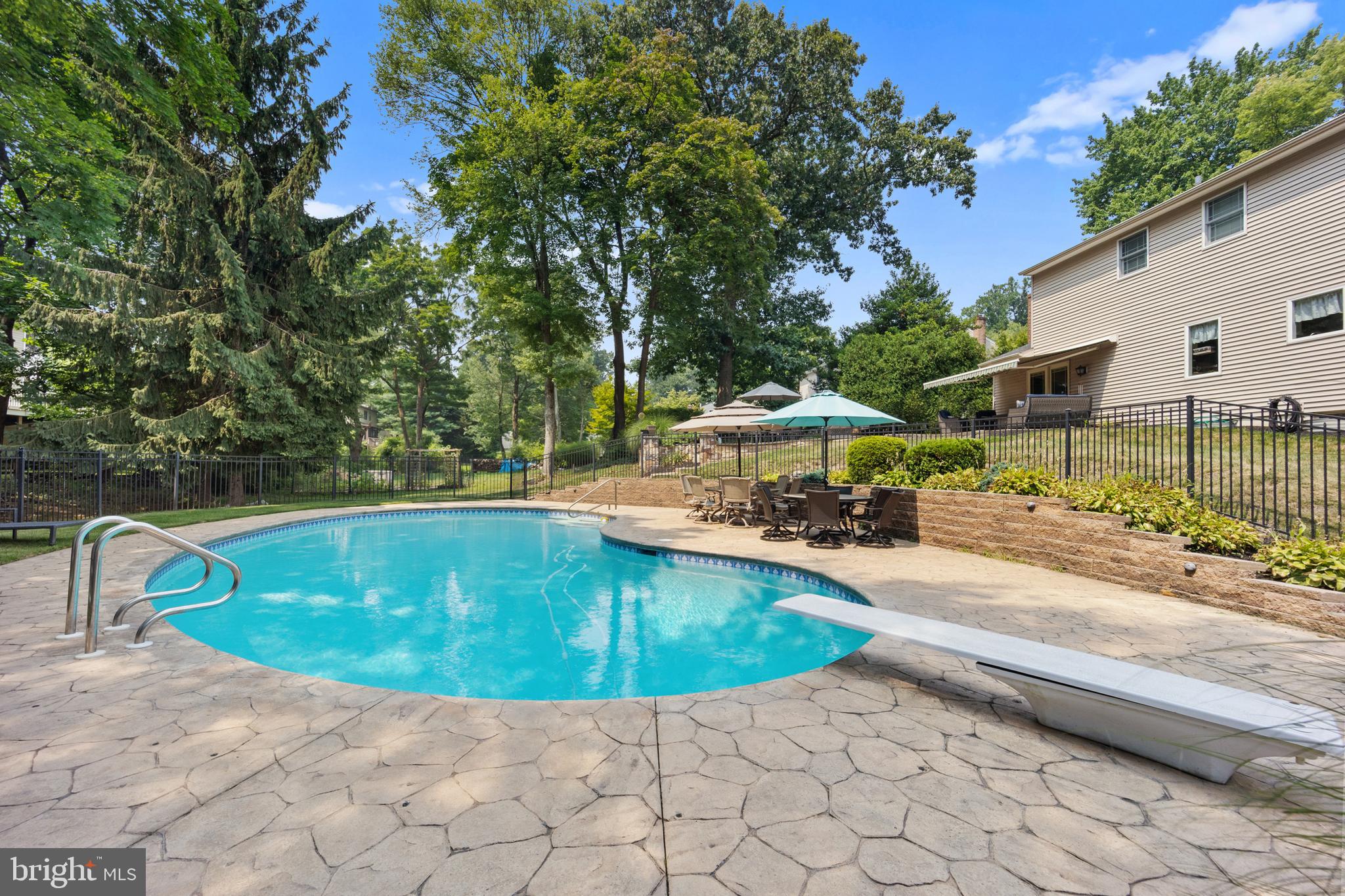 SOUTHAMPTON HILLS - Residential