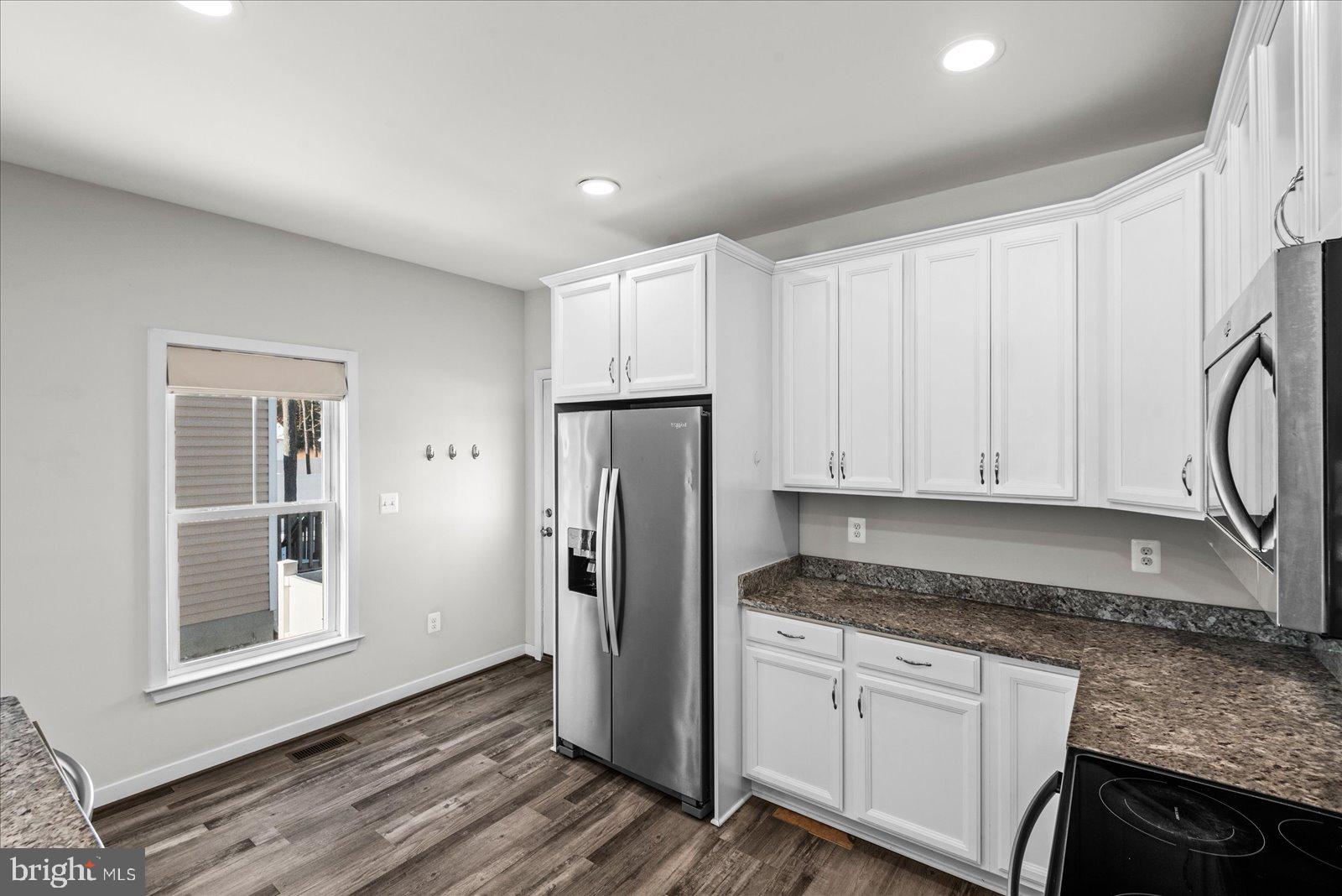 CLASSIC SHORES - Residential