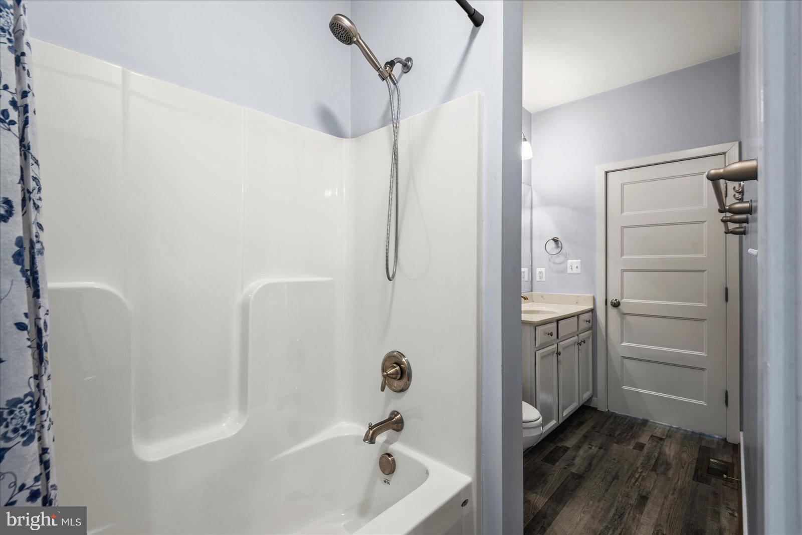 CLASSIC SHORES - Residential