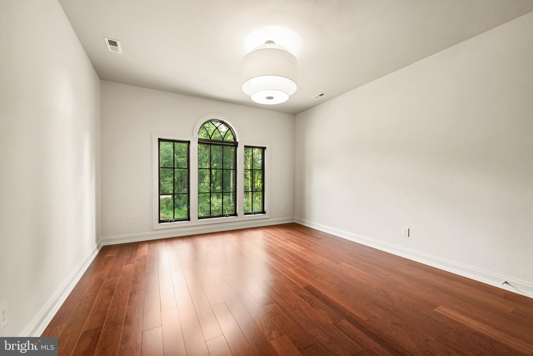 AINSLEY FOREST - Residential