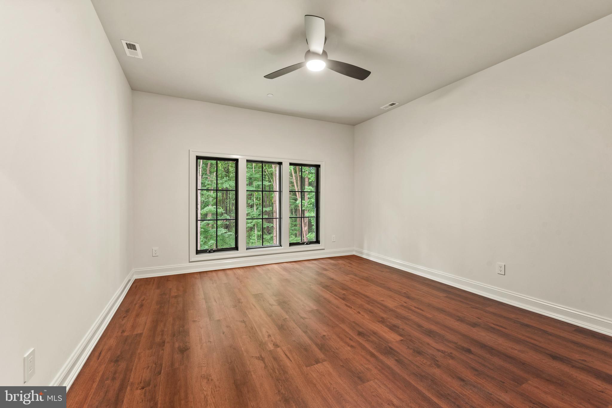AINSLEY FOREST - Residential