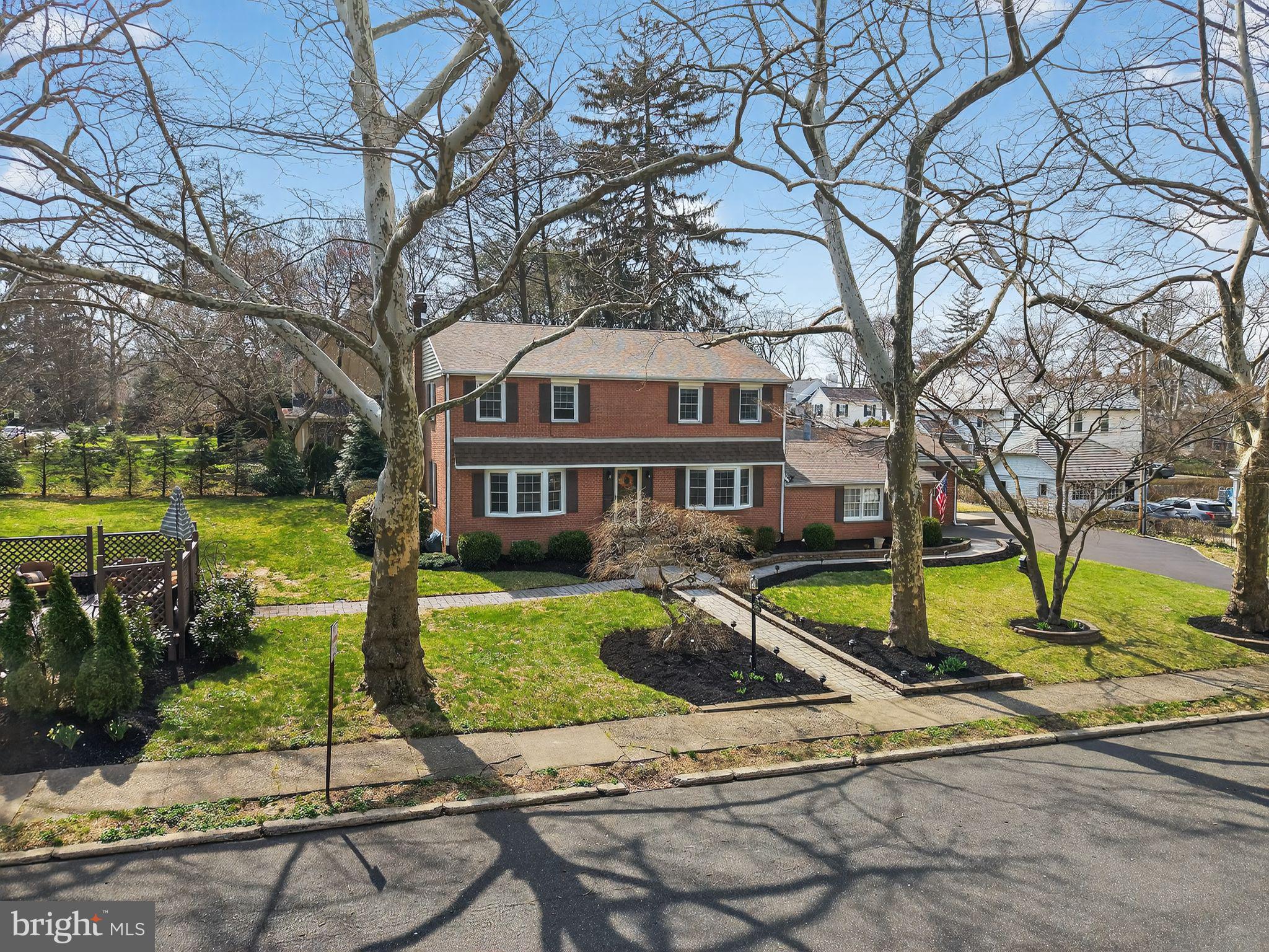 JENKINTOWN - Residential