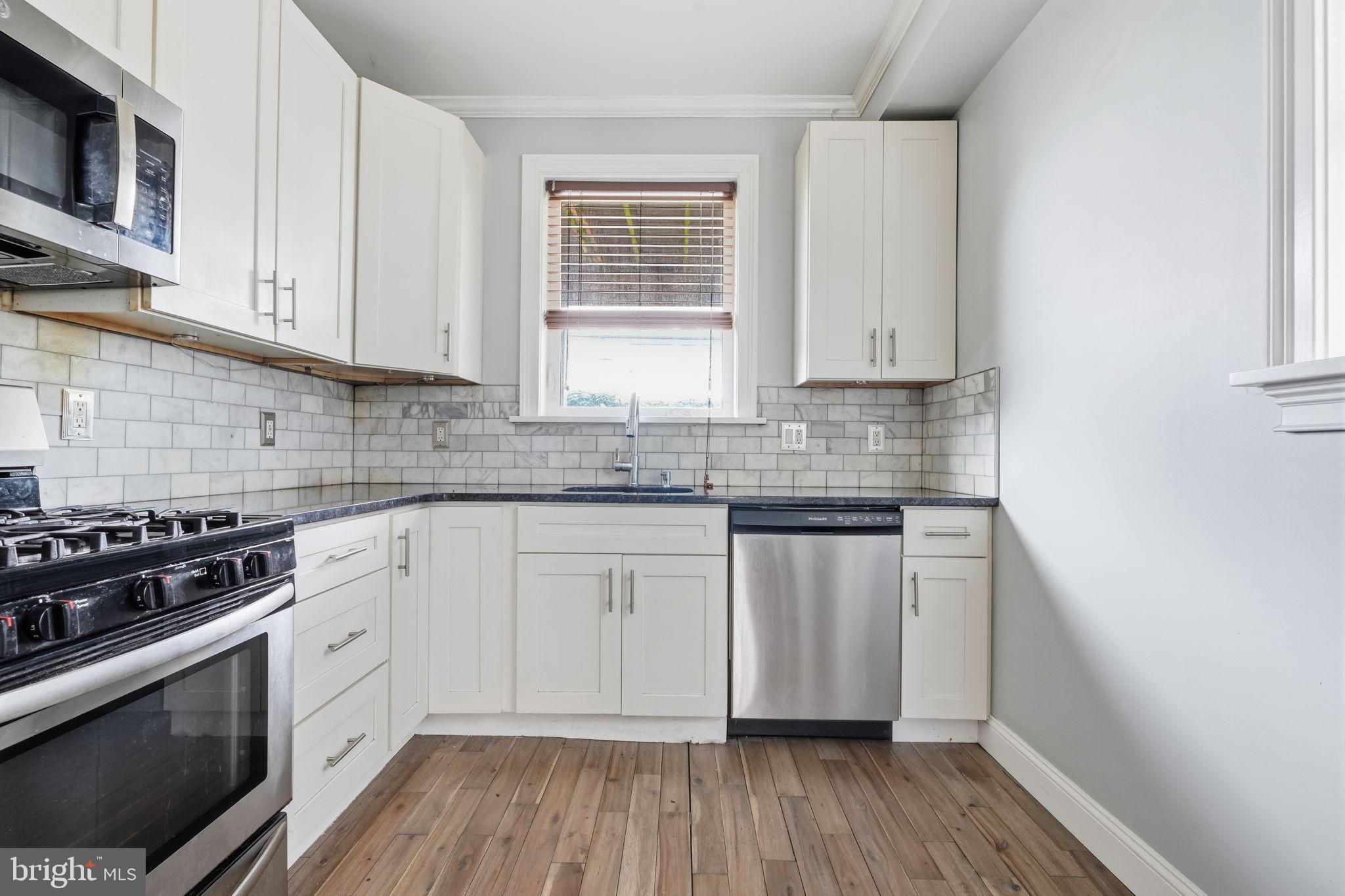PORT RICHMOND - Residential