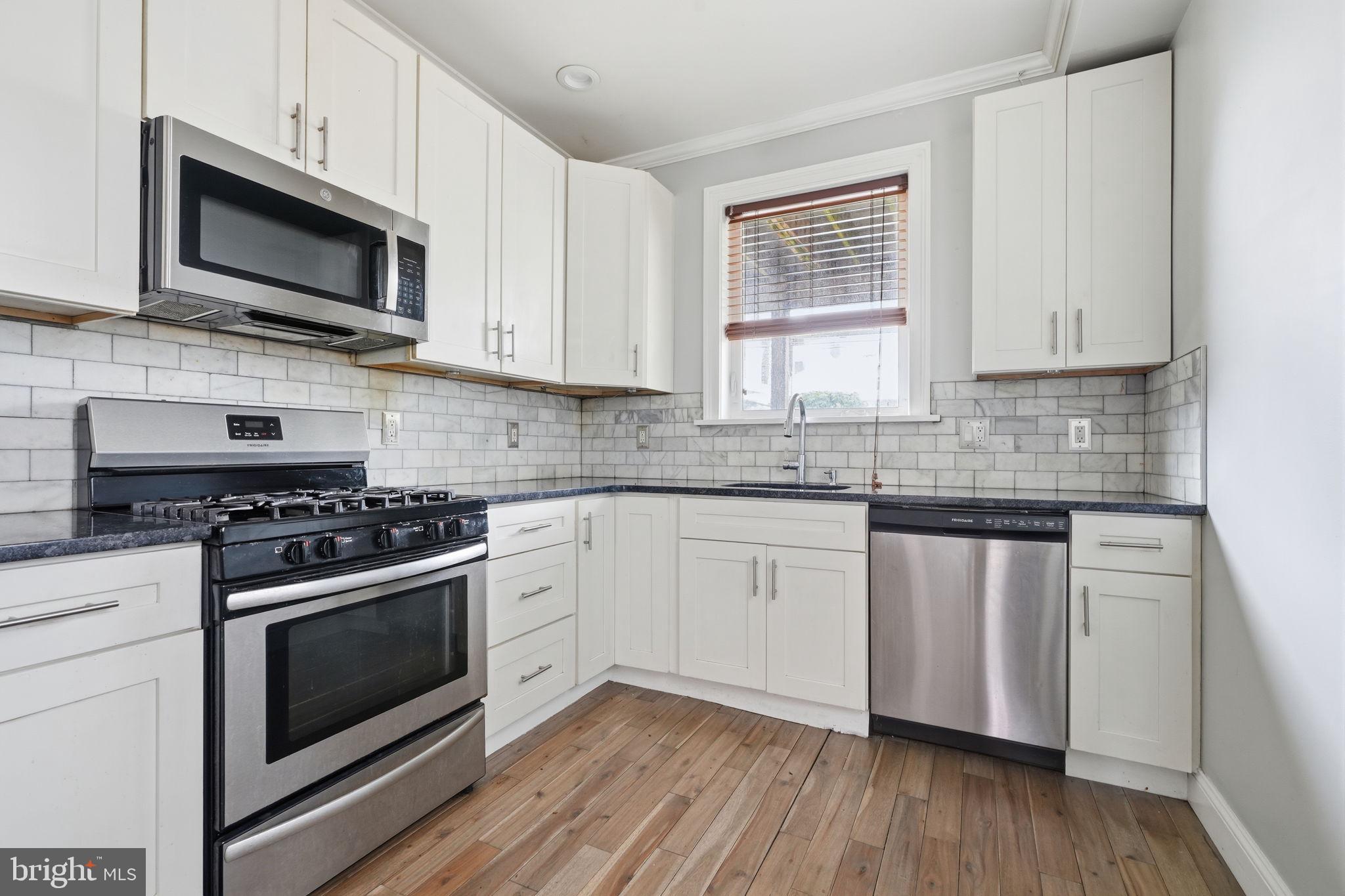 PORT RICHMOND - Residential