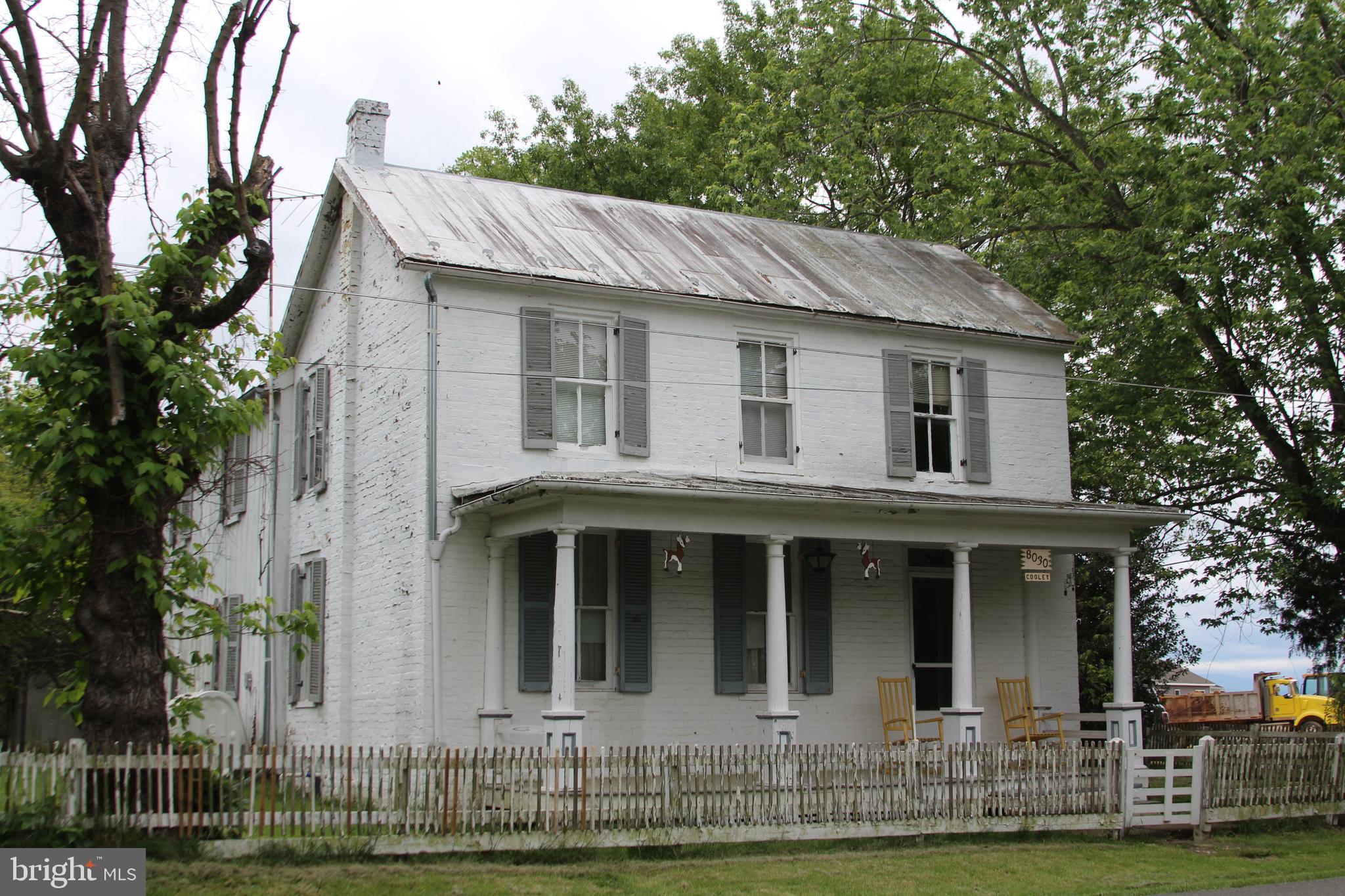 CASH ONLY! NO LOANS! this home sits on a .53 ACRE corner lot. This home is a diamond in the rough. Such good bones, most the floors are in good shape. The home needs to be completely redone inside. Great location with tons of possibility!