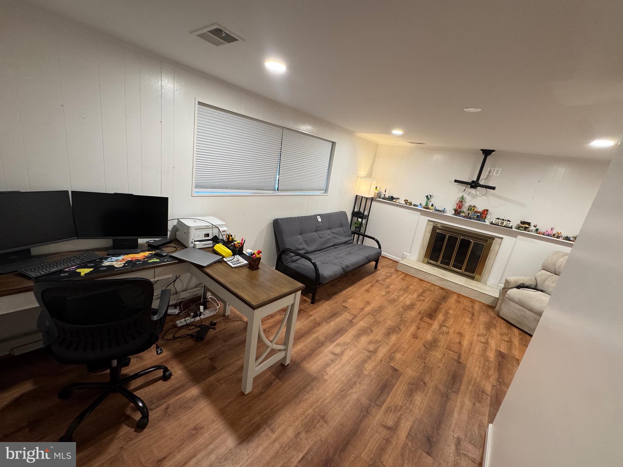 WHEATON WOODS - Residential