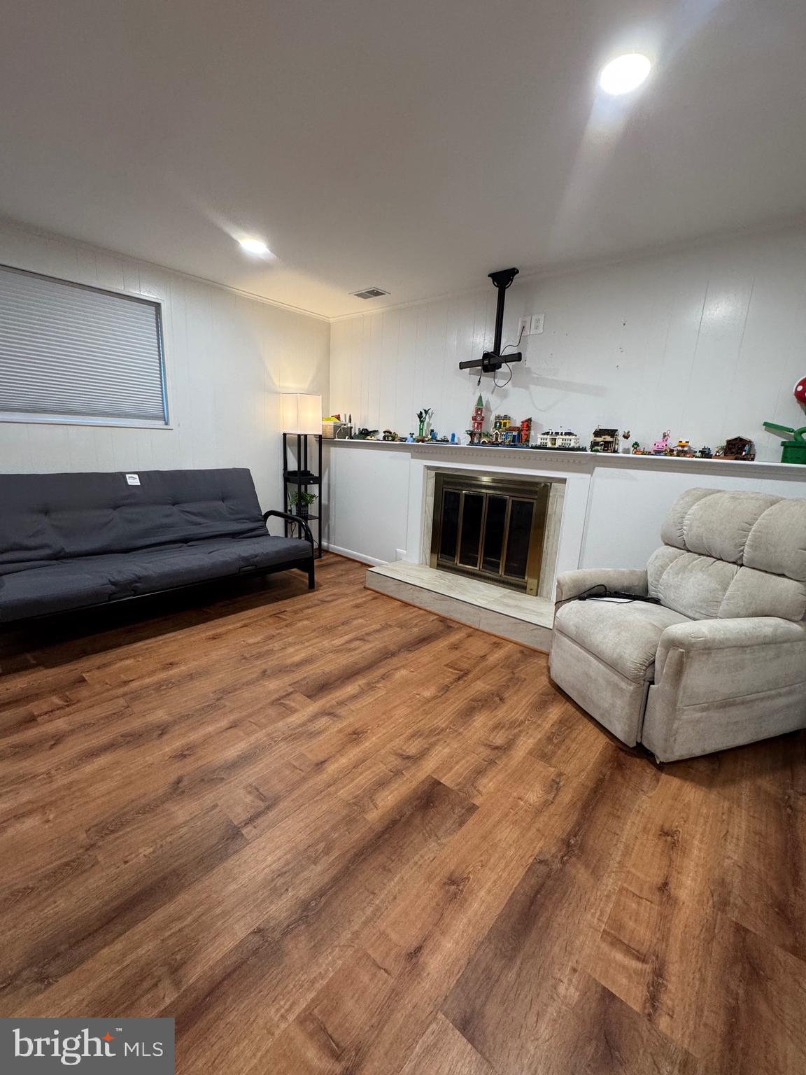 WHEATON WOODS - Residential