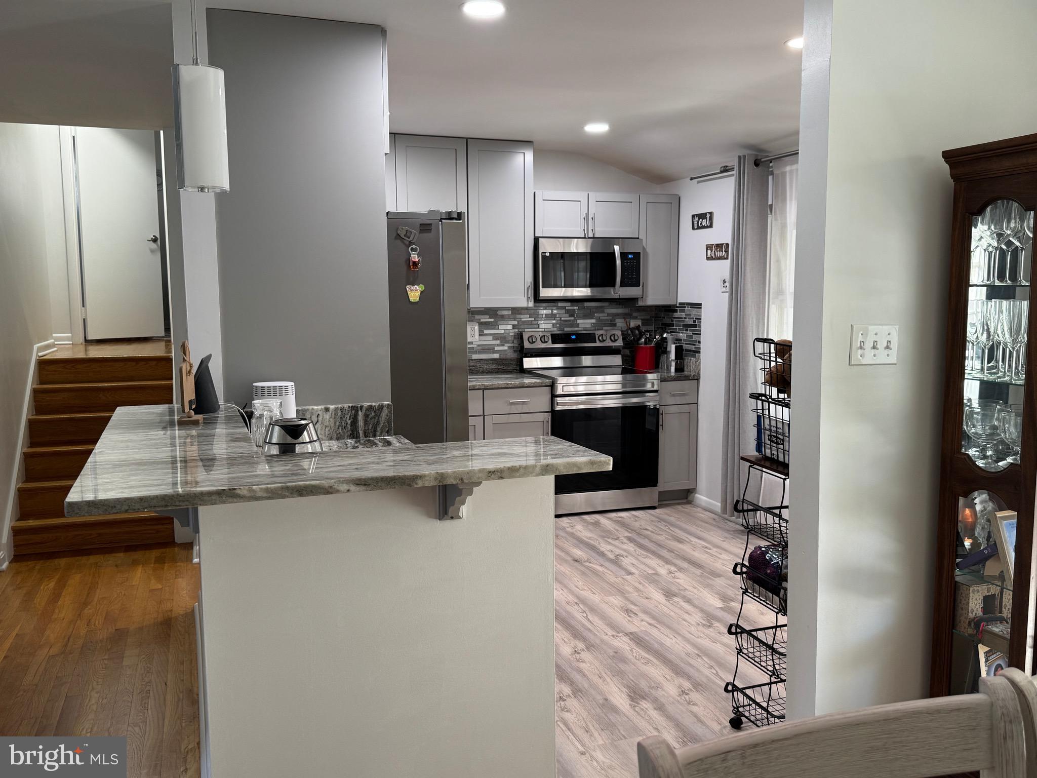 WHEATON WOODS - Residential