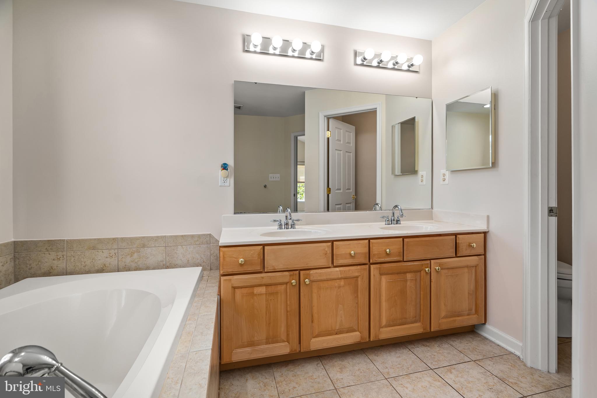 CLUB AT PATRIOTS GLEN - Residential