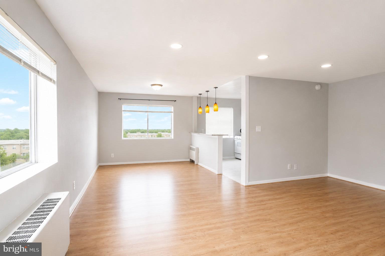 THE CAROLYN - Residential