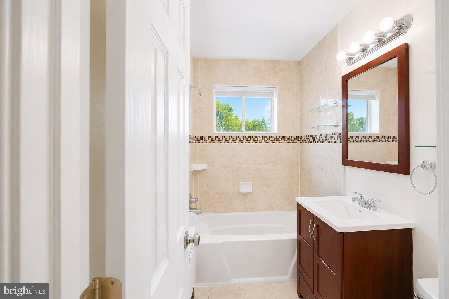 THE CAROLYN - Residential