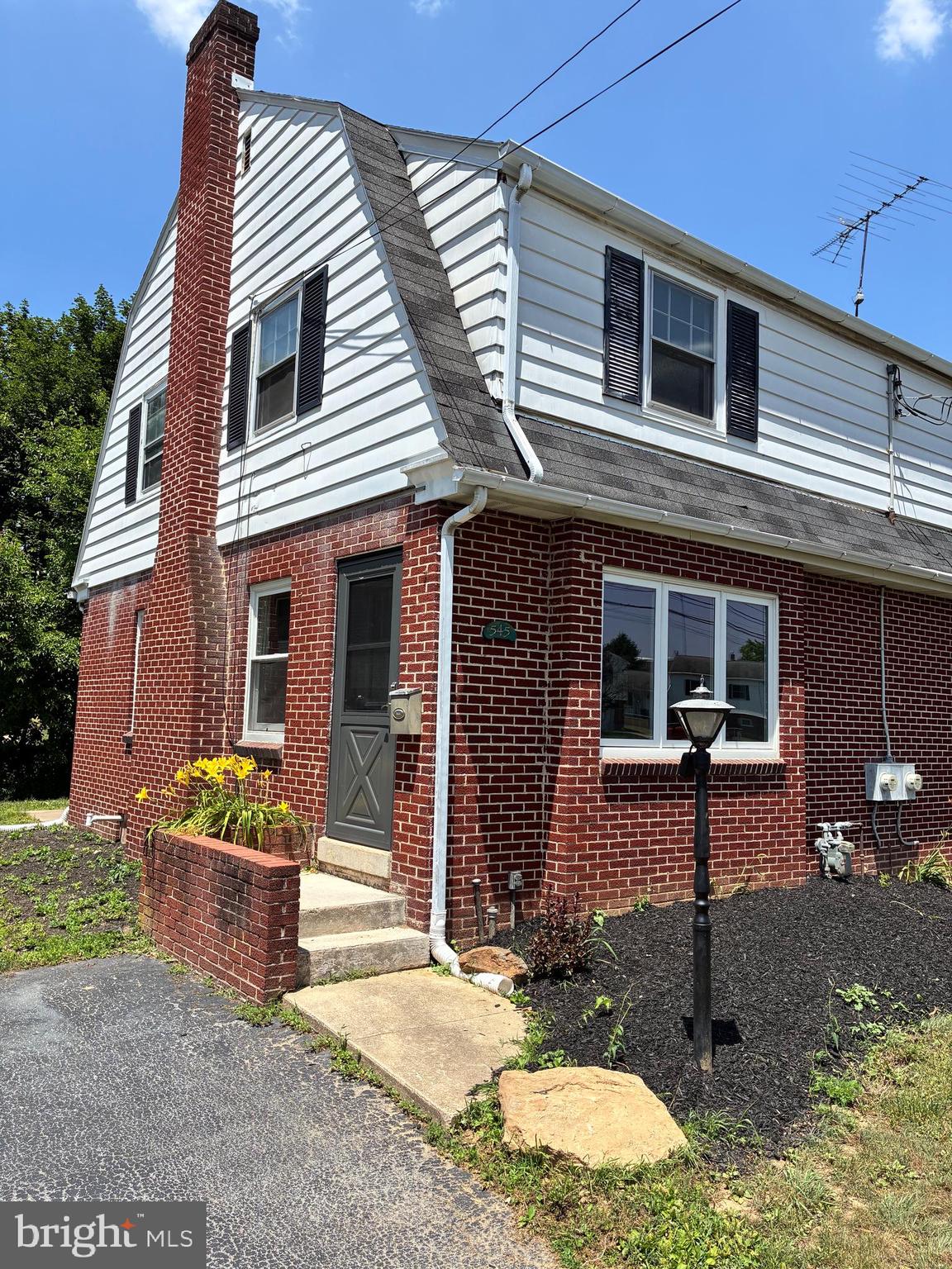 Newly remodeled and move-in ready! This charming 2–3 bedroom home features a spacious updated kitchen, bright living spaces, and a private backyard perfect for relaxing or entertaining. Conveniently located in Elizabethtown near shopping, dining, parks, and schools, this home offers the perfect combination of modern updates and everyday convenience.