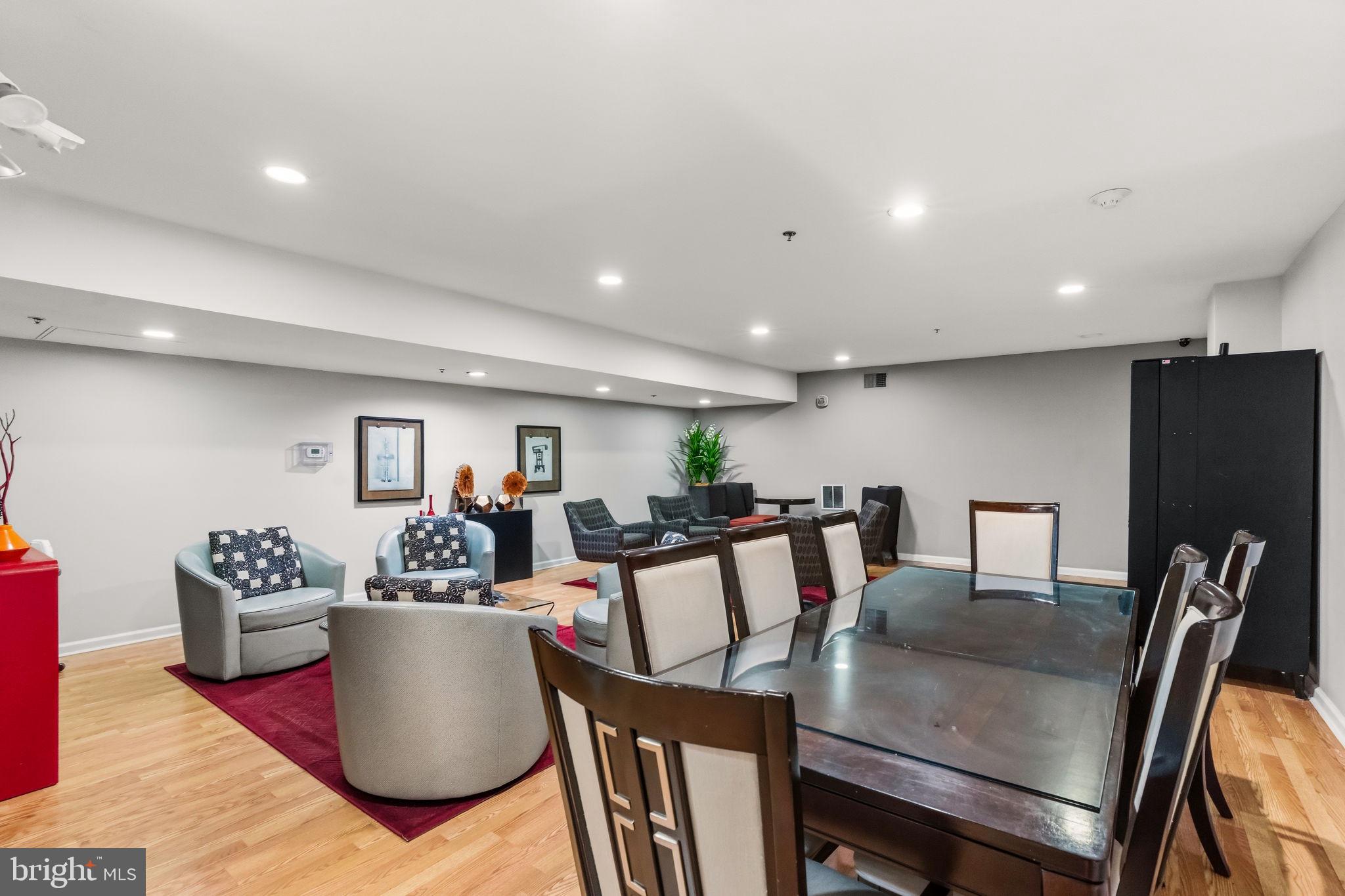 AVENUE OF THE ARTS - Residential