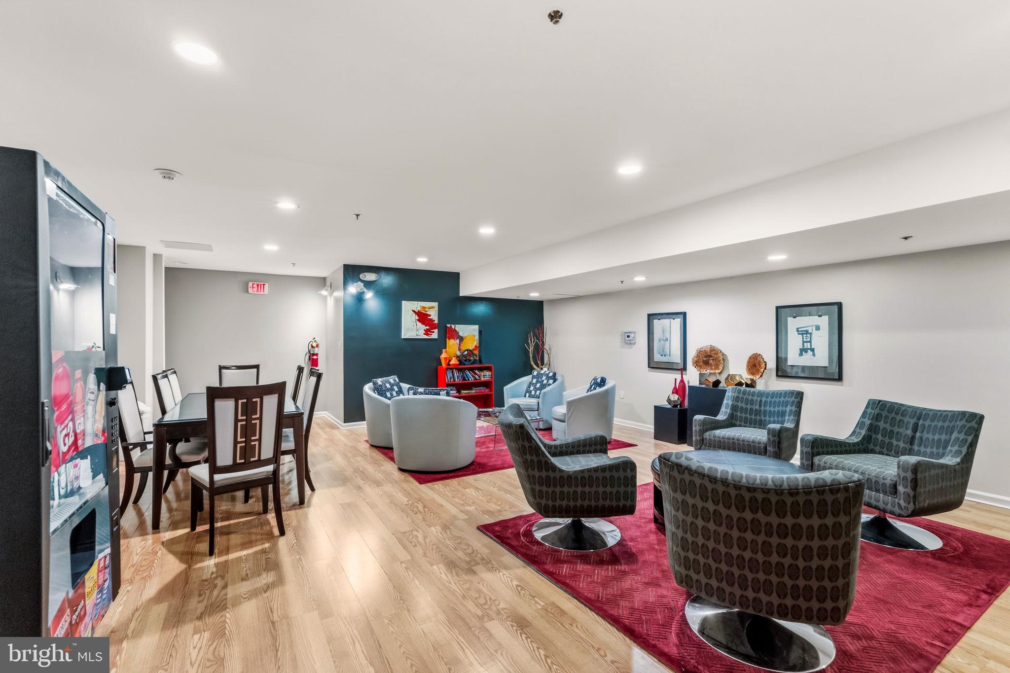 AVENUE OF THE ARTS - Residential
