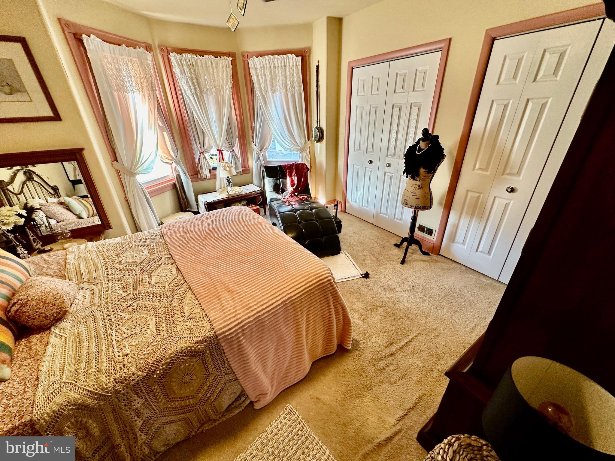 FOX CHASE - Residential