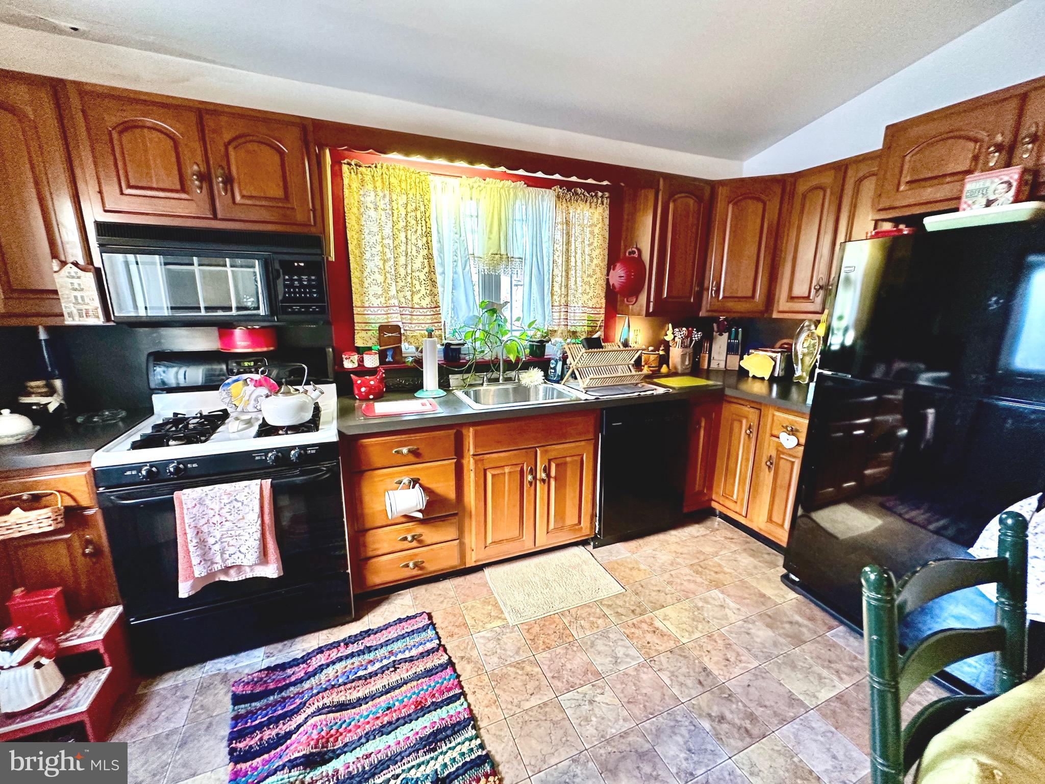 FOX CHASE - Residential