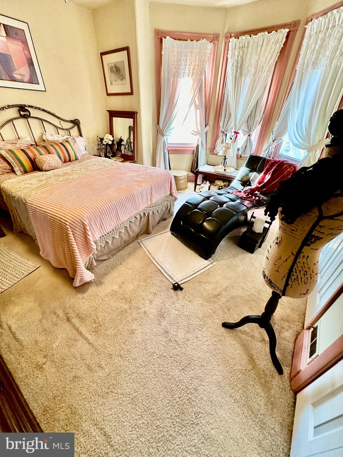 FOX CHASE - Residential