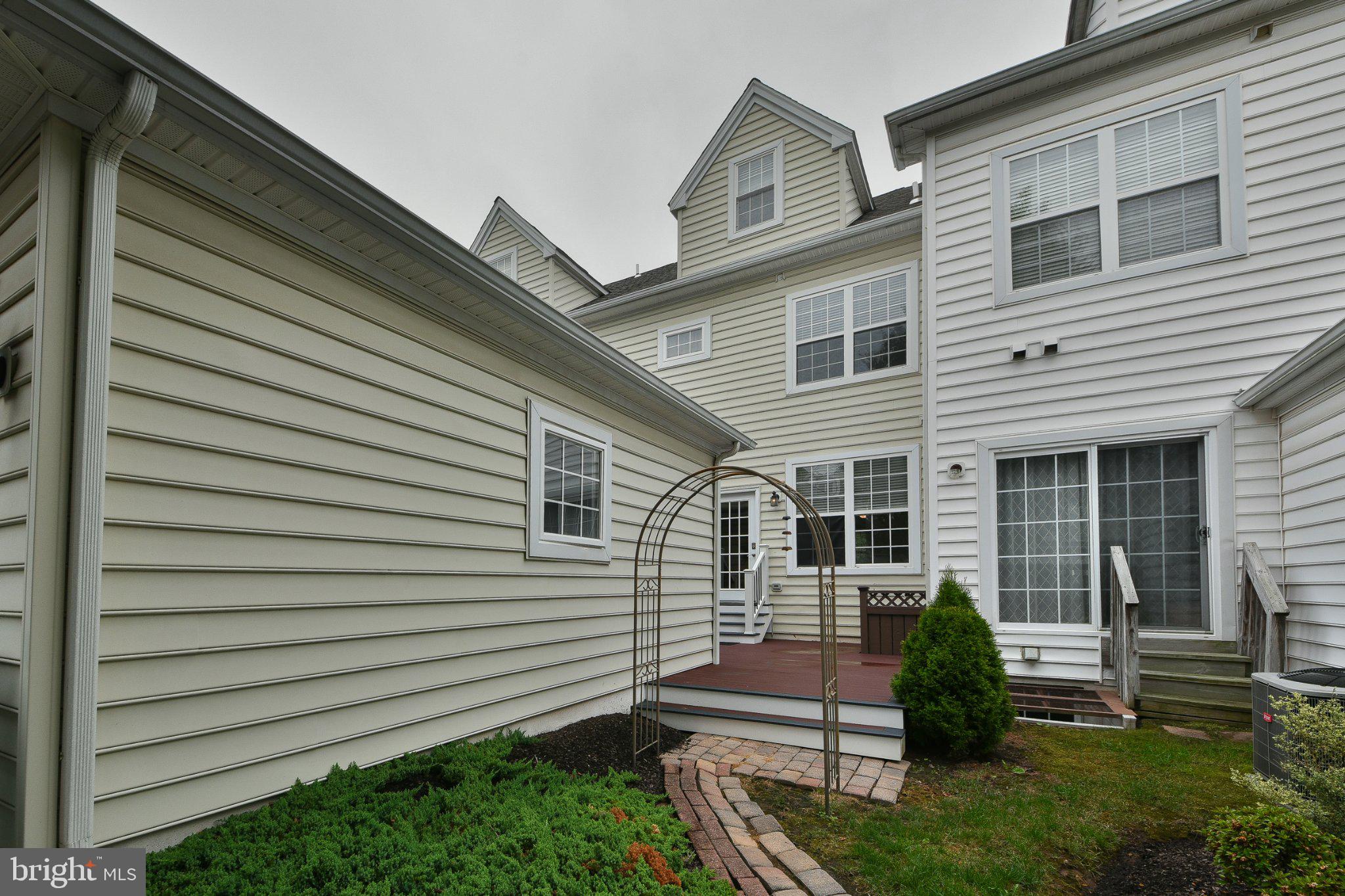 LANTERN HILL - Residential