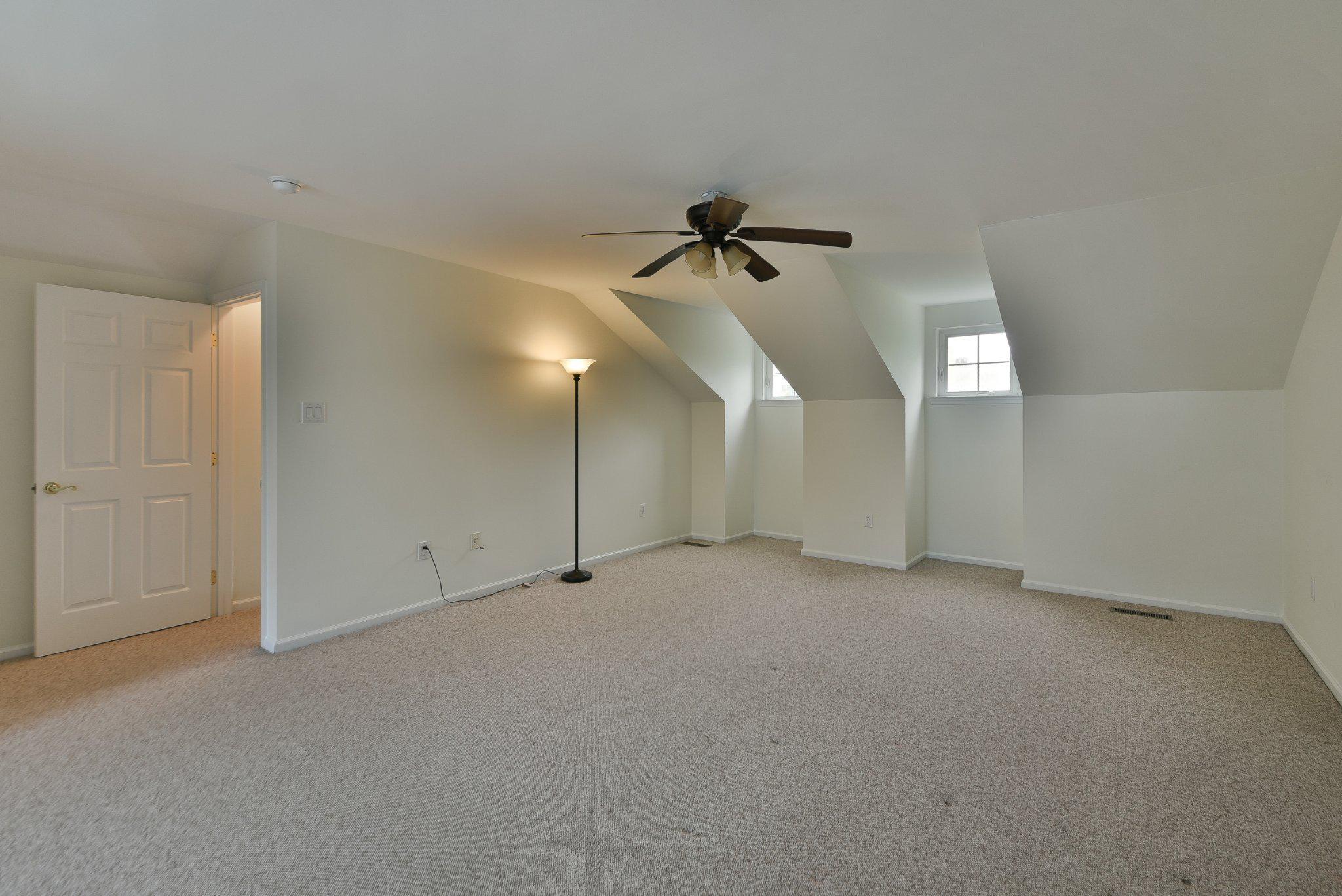 LANTERN HILL - Residential