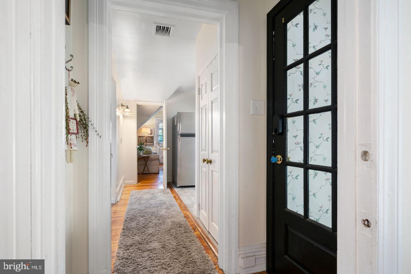 MONTROSE SQUARE - Residential