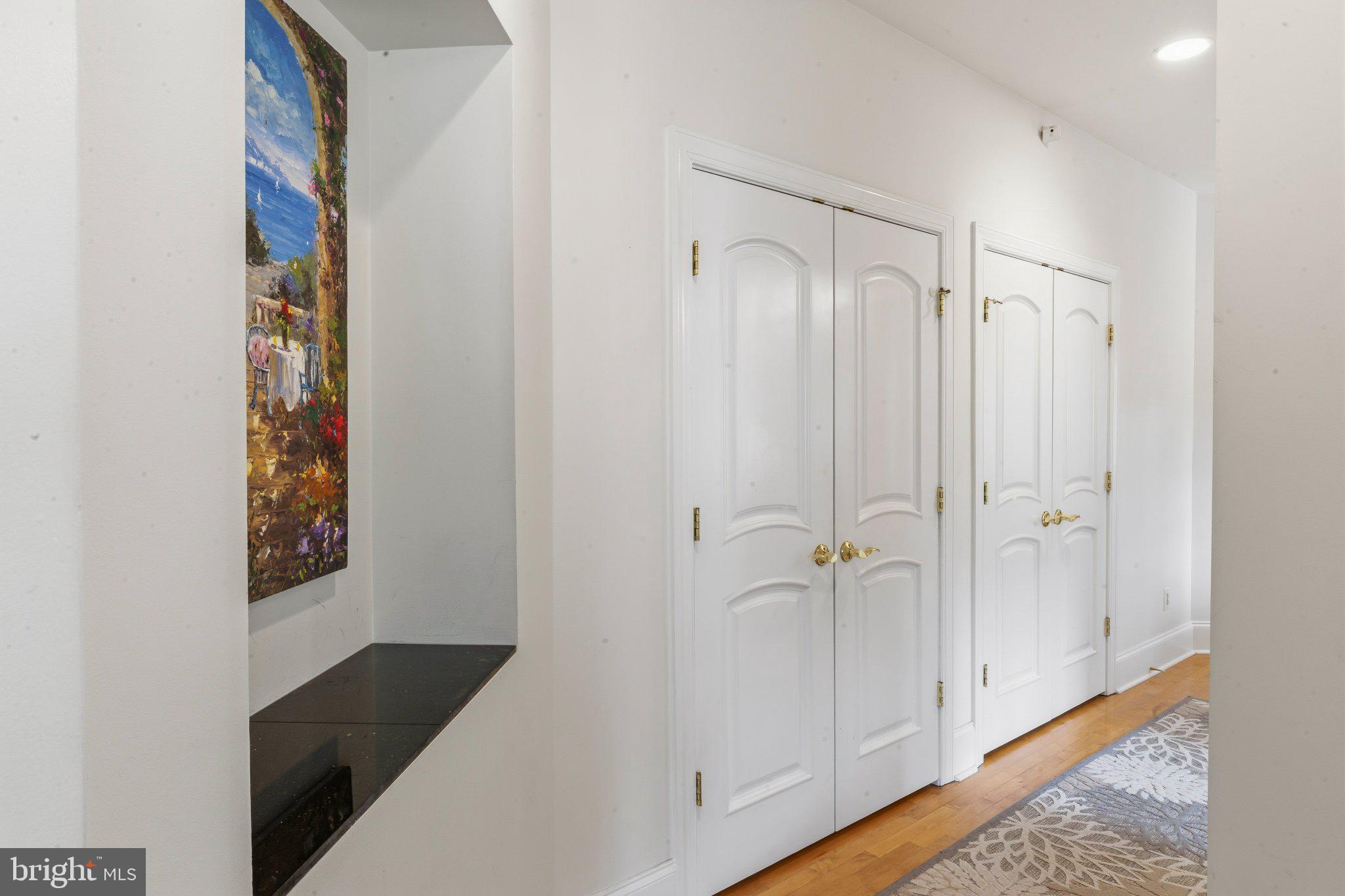 BEACON HILL - Residential