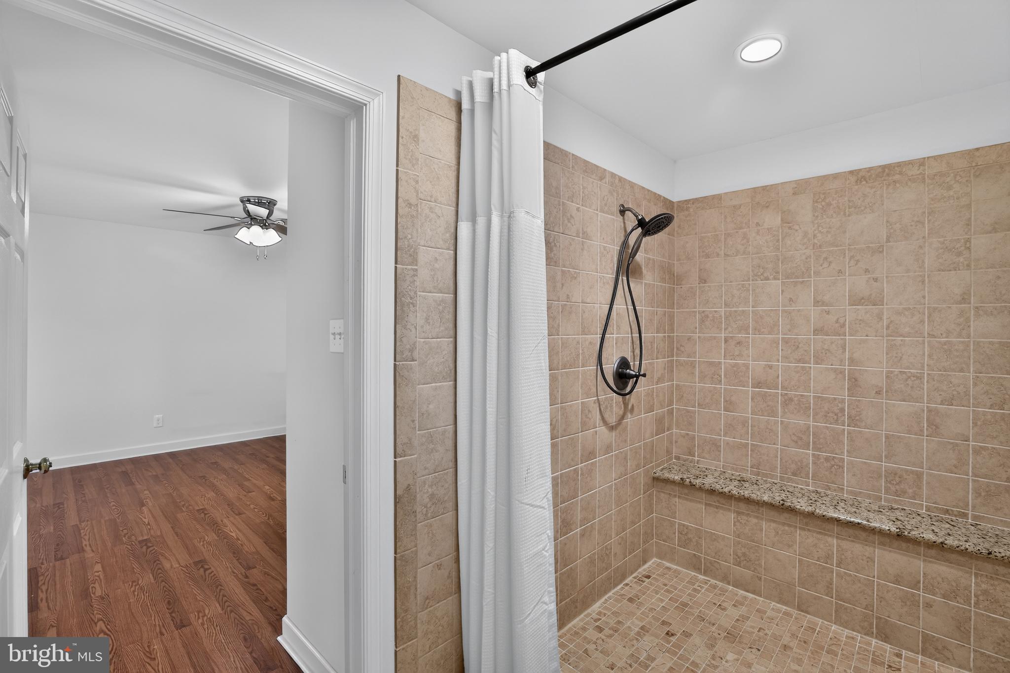 WILLOW FARMS - Residential