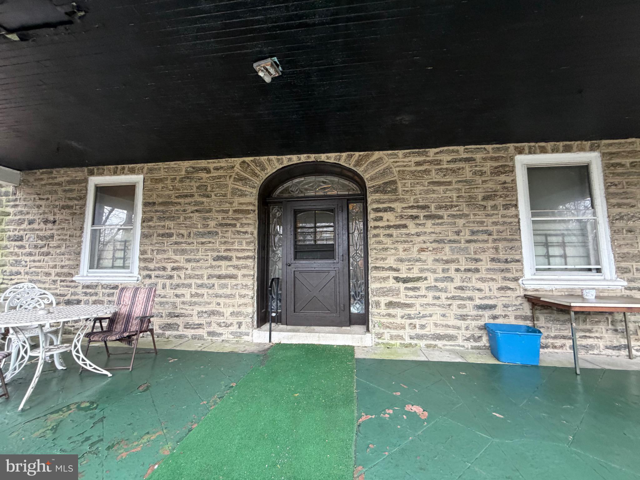 EAST OAK LANE - Residential