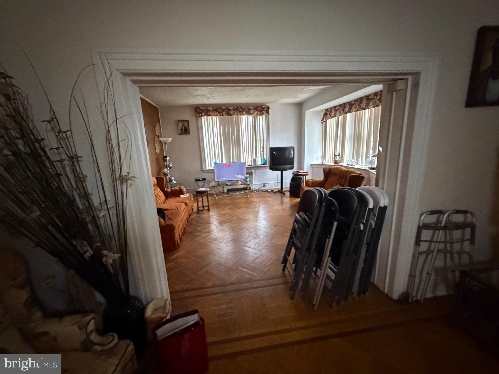 EAST OAK LANE - Residential