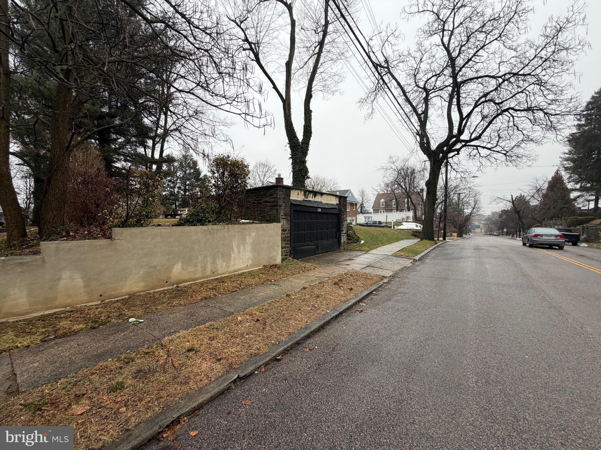 EAST OAK LANE - Residential