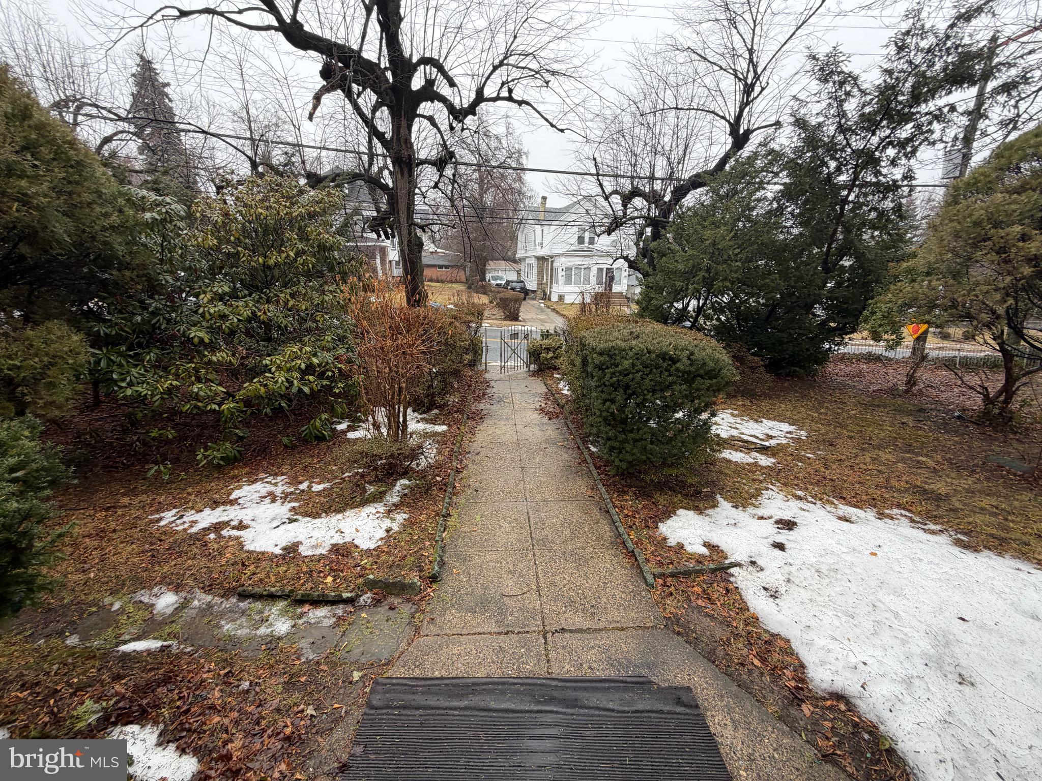 EAST OAK LANE - Residential