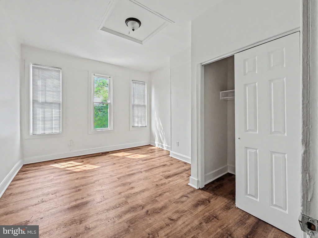 MILL HILL - Residential