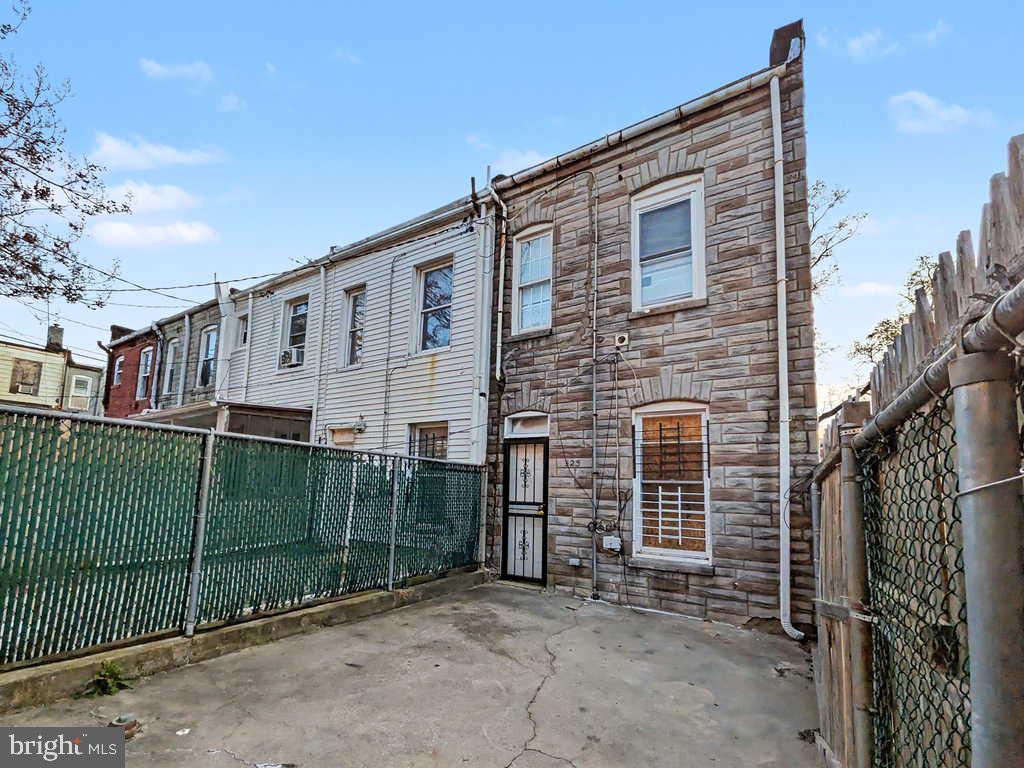 MILL HILL - Residential