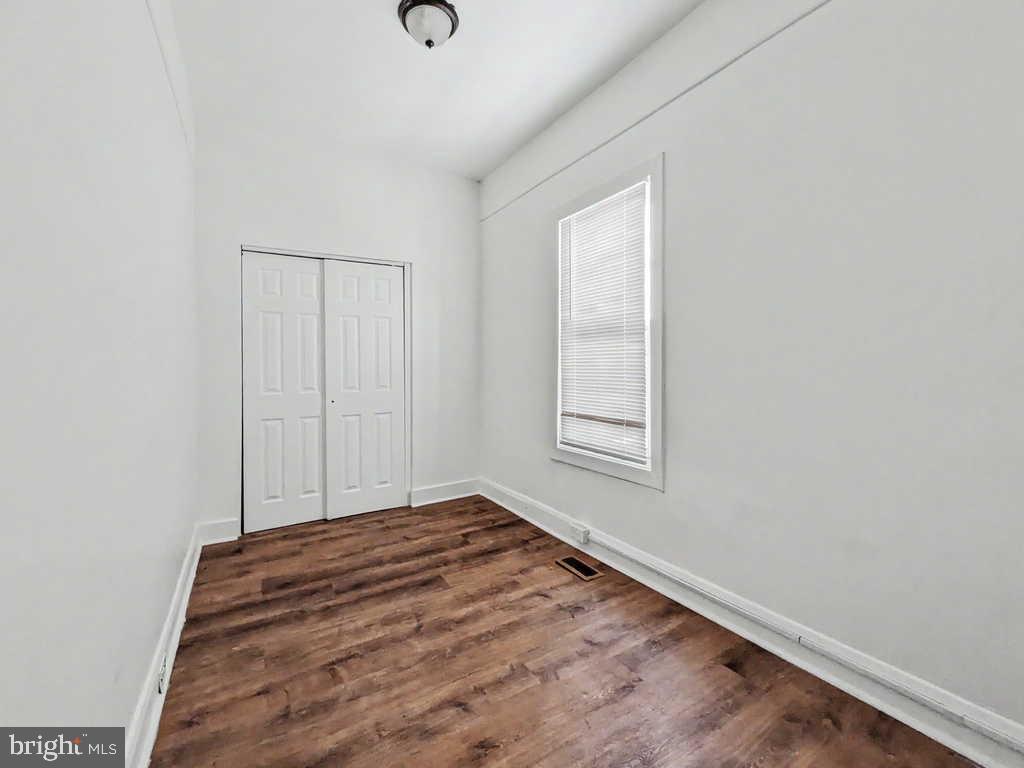 MILL HILL - Residential