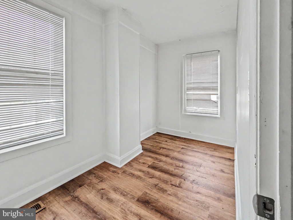 MILL HILL - Residential