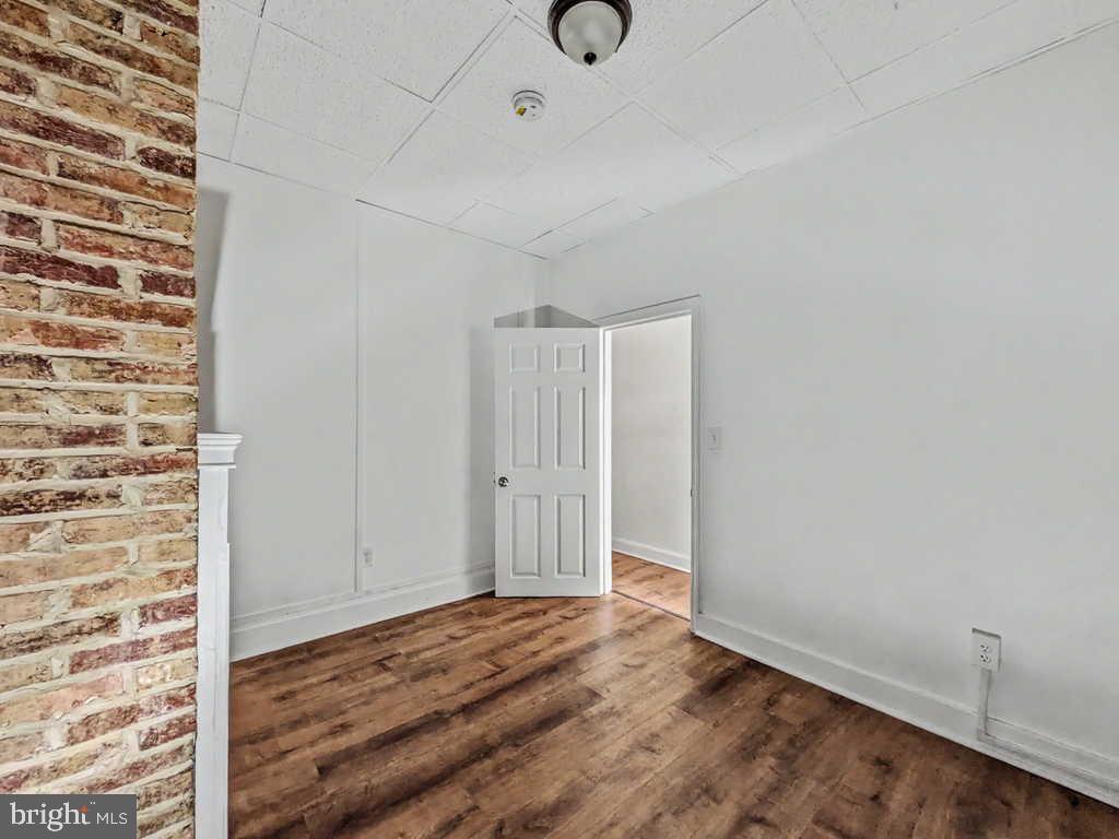 MILL HILL - Residential