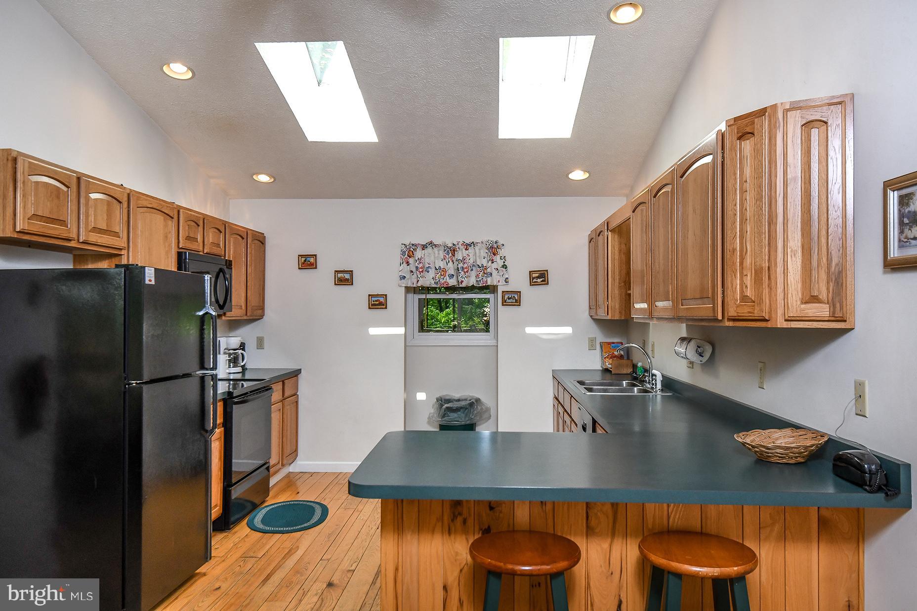 LAKE FOREST ESTATES - Residential