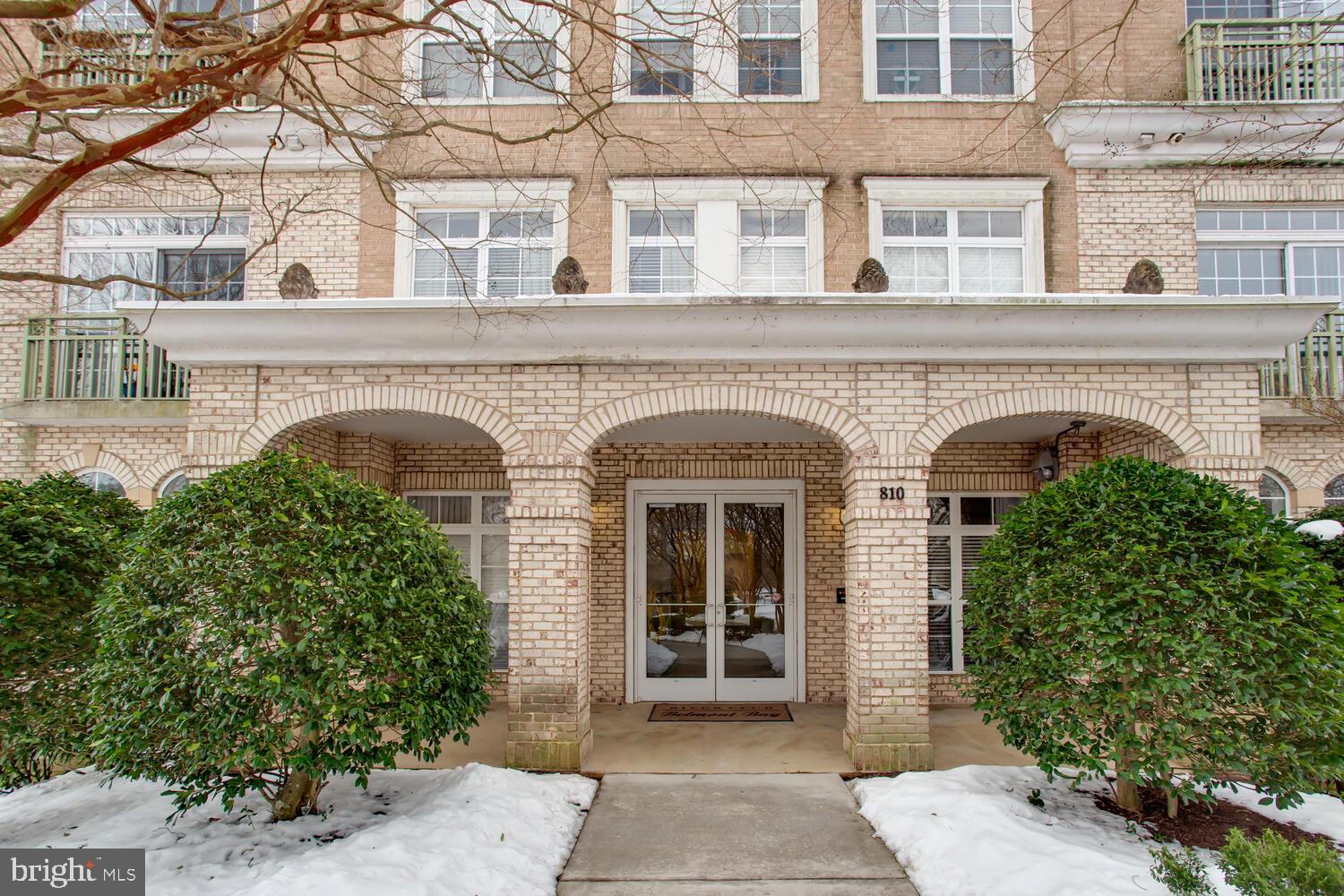 Welcome home to the top floor of a 1-bedroom plus den, a waterfront gem in the exclusive River Place 1 gorgeous condo! This rare, spacious 1219 sq ft condo offers newly installed luxury plank flooring and fresh carpet in the bedroom and den (all 2024), a new water heater and a front-loading Bosch washer and dryer. The full bathroom boasts a deep tub, a separate shower, new sink, utility closet. There is a convenient guest half-bath. With 10-ft ceilings, the open plan flows beautifully from the kitchen with 42" cabinets, granite countertops, stainless steel appliances, and a gas stove—to the inviting living area with large windows and a Juliet balcony. The kitchen island's built-in sink ensures you never miss the view. The spacious primary suite shines with huge windows and dual walk-in closets, while the large den adapts easily as a home office or guest room. The parking spot is conveniently located in the garage; this home offers a resort-style lifestyle with amenities and is perfectly positioned near trails, shopping, and the Woodbridge VRE station. Enjoy both comfort and elegance in this beautiful setting.
The 810 Belmont Bay Dr building is truly a unique gem. Those who have had the good fortune to purchase a condo there often choose to stay put, cherishing the convenience and exceptional amenities the building offers. It's a place where residents feel truly at home, enjoying the comforts of their living spaces and the vibrant community and stunning surroundings. The rarity of sales in this building speaks volumes about its desirability and the satisfaction of its residents. It's more than just a home; it's a lifestyle choice many are reluctant to leave.