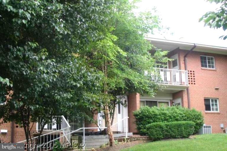 ***Price drop for quick sale***Wonderful opportunity to own a condo In Burberry Court ideally located within minutes  to the Van Dorn and Franconia-Springfield Metro stations, major highways, shopping and dining at Kingstowne.
Freshly painted 2nd floor with balcony, entry to the unit on main level-just a couple of stairs. Parking at your door.
Kitchen is fully equipped with stainless steel appliances, granite countertops and stacked washer/dryer.
Neutral colors offer an opportunity to personalize the condo to your own taste.
. Disregard the days on market, there was a tenant, who wouldn't cooperate. Now the condo is vacant and easy to view.
 Condo fee covers water, sewer, gas, and trash.