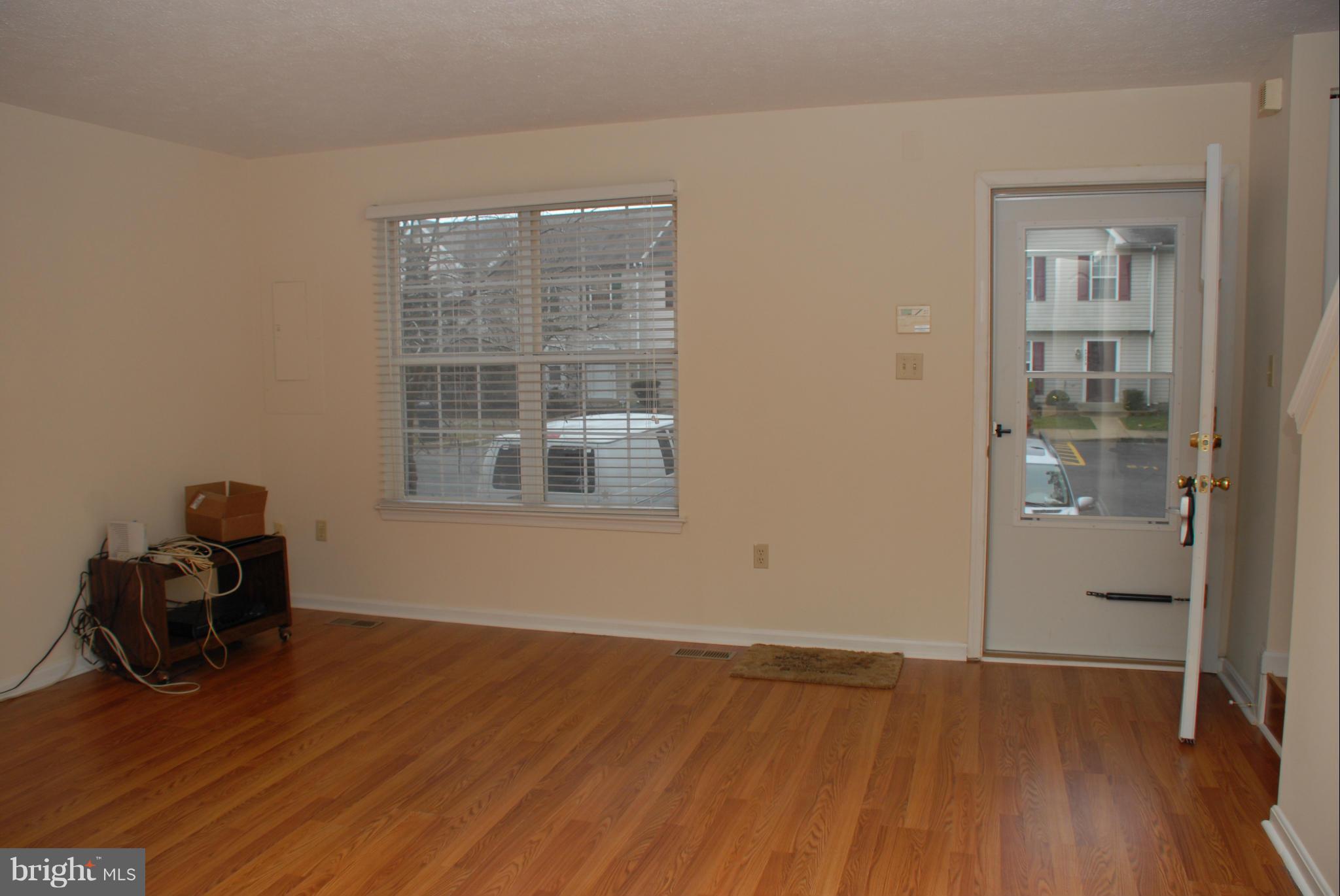 LAUREL GLEN - Residential