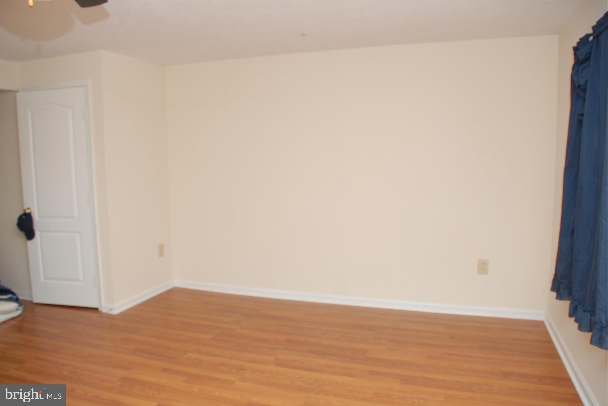 LAUREL GLEN - Residential