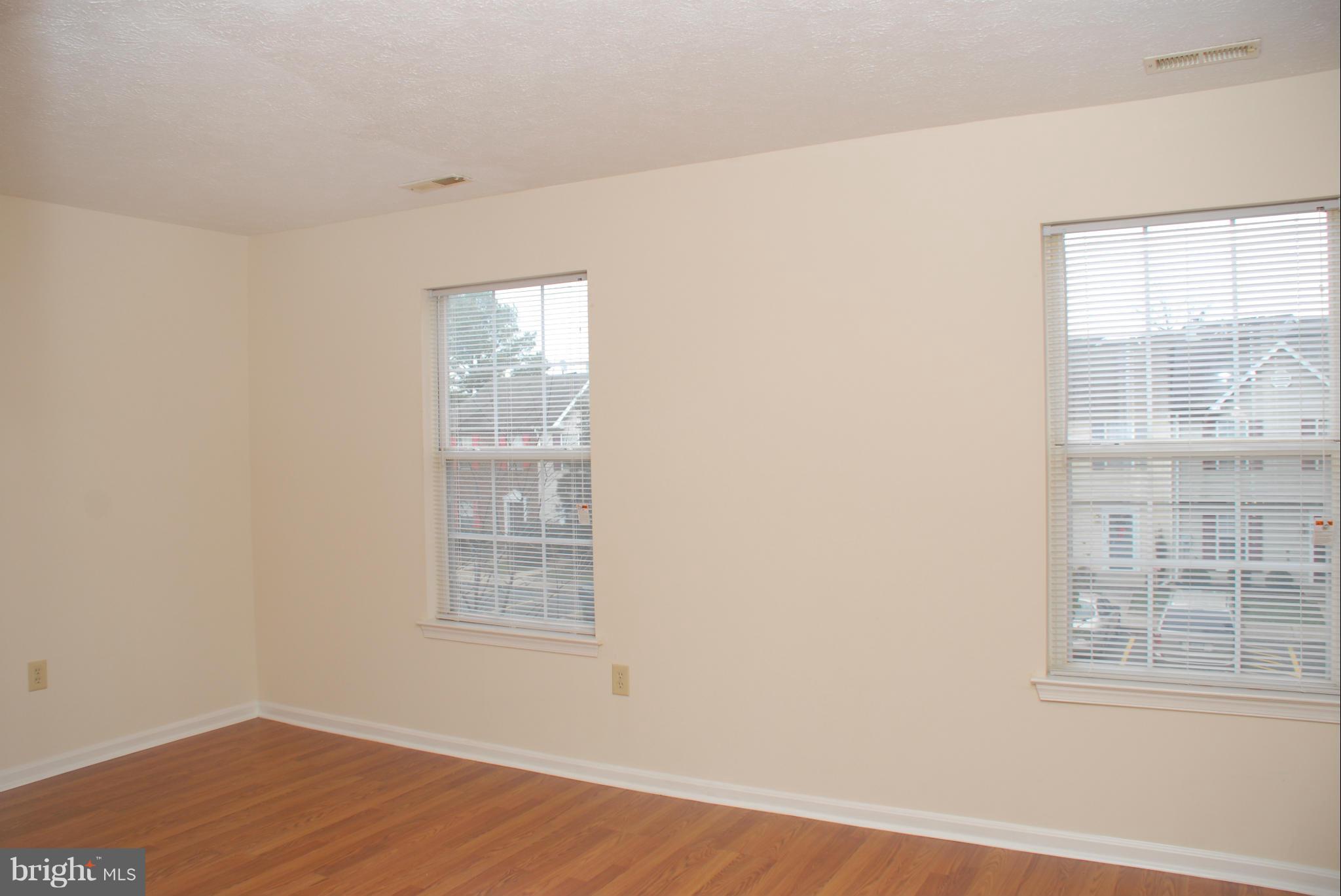 LAUREL GLEN - Residential
