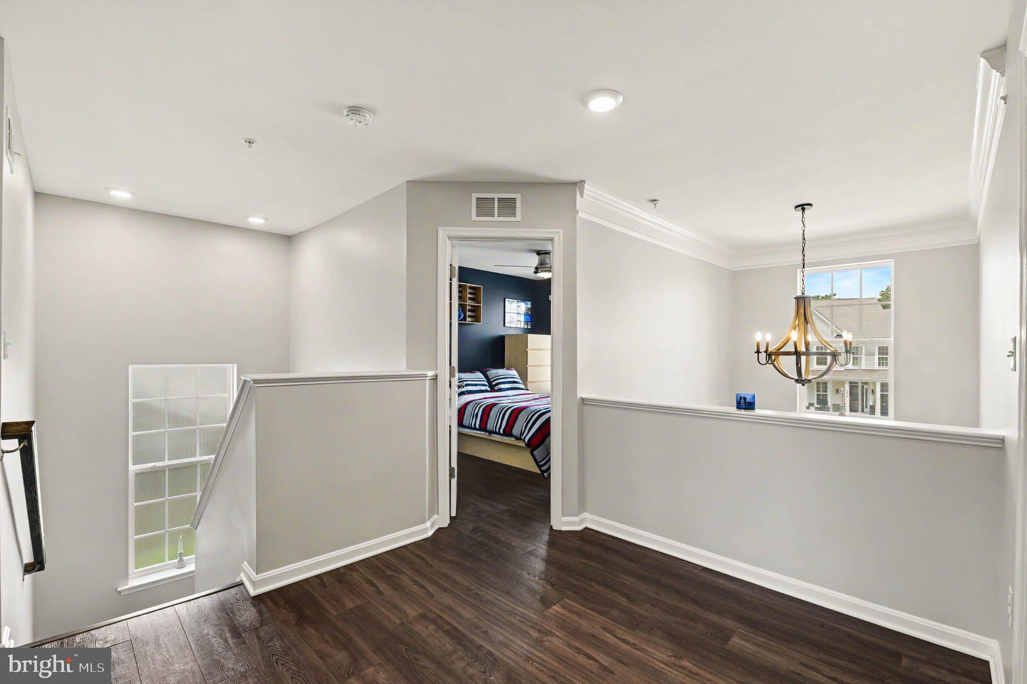 SOMERSET HILL - Residential